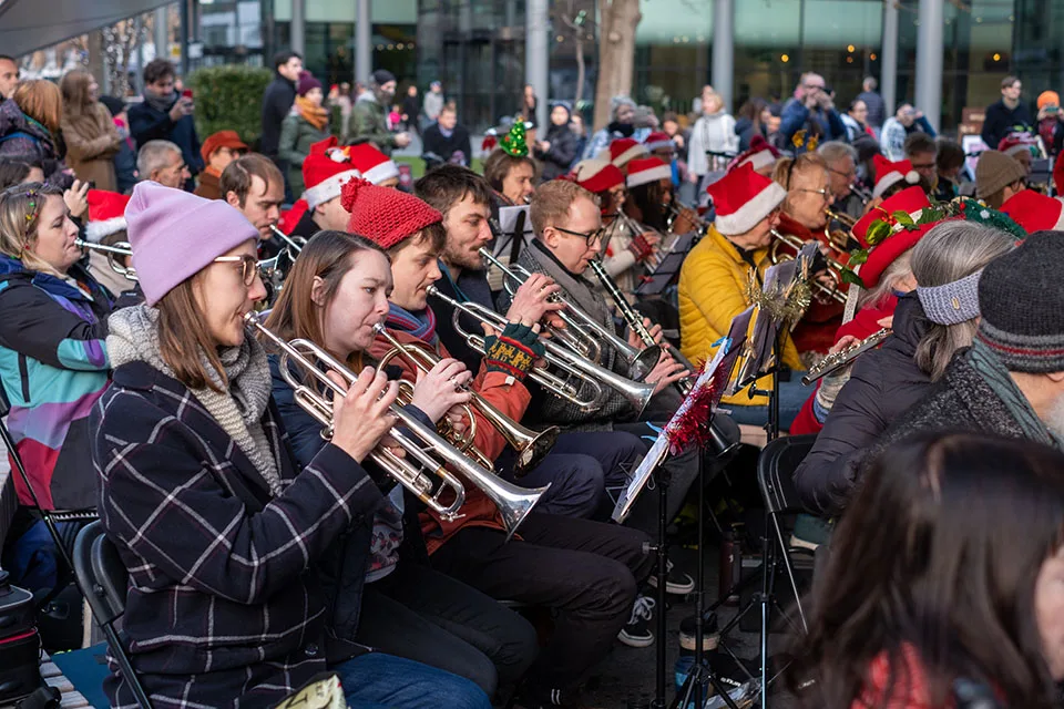Christmas carol by musicians in London